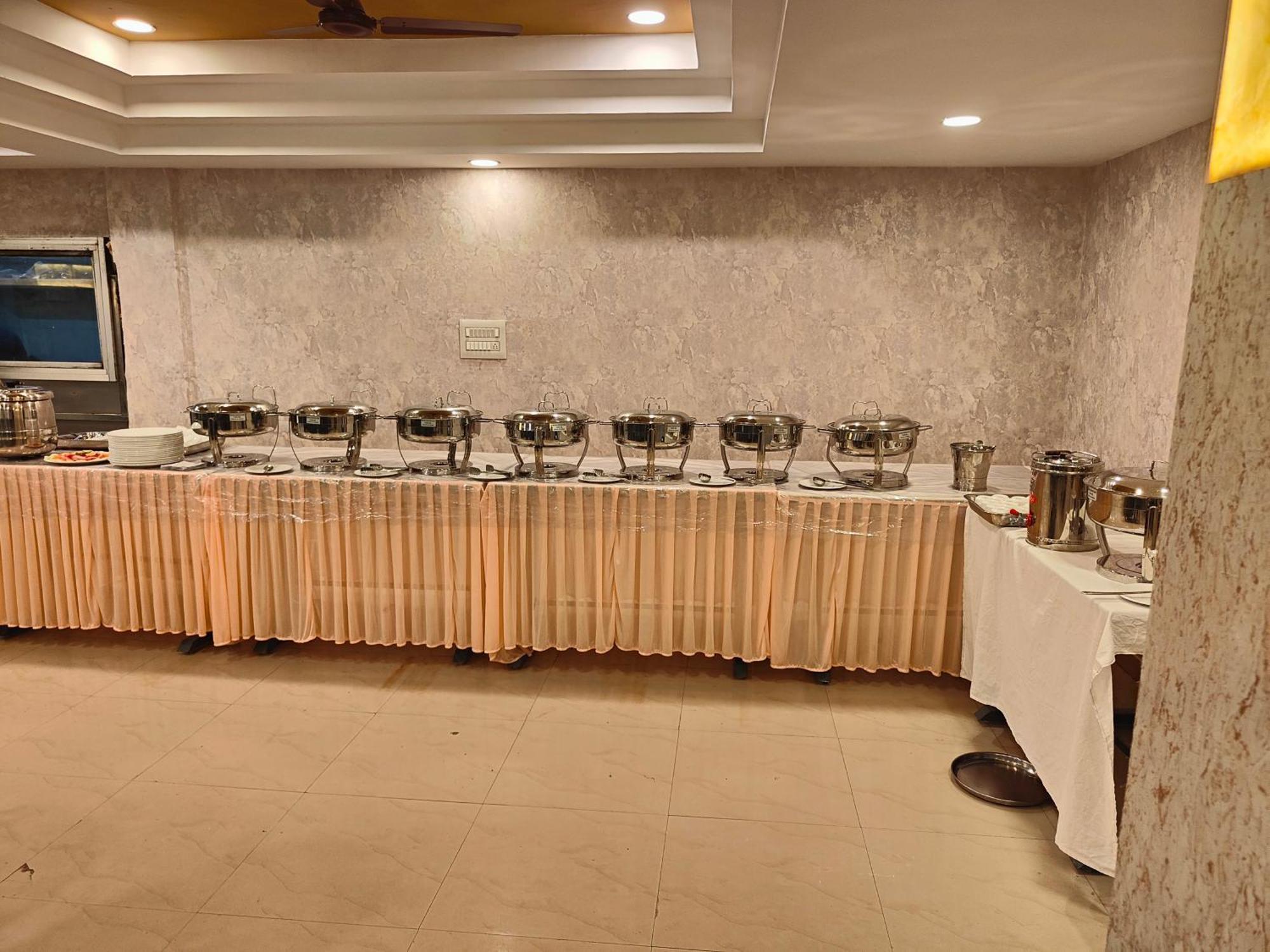 Hotel Geetha International 투티코린 외부 사진