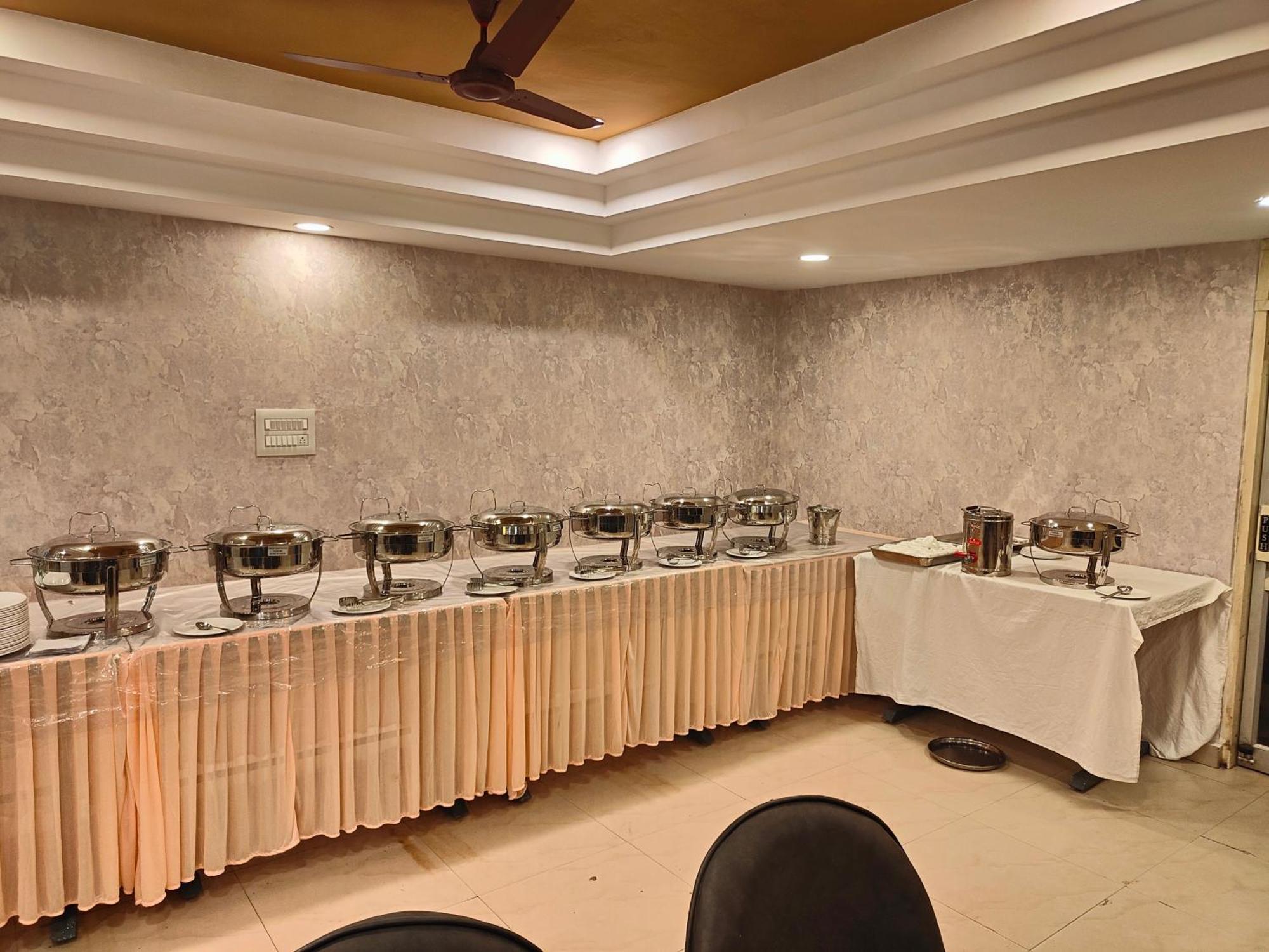 Hotel Geetha International 투티코린 외부 사진