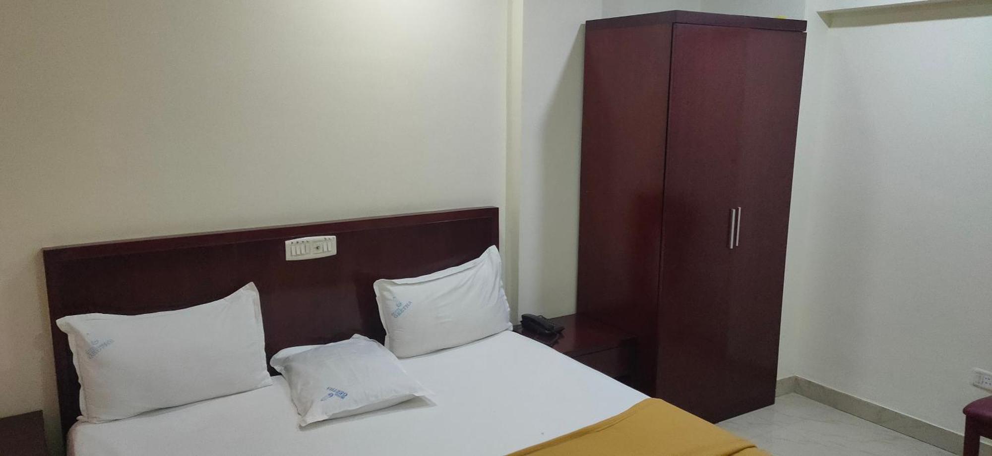 Hotel Geetha International 투티코린 외부 사진