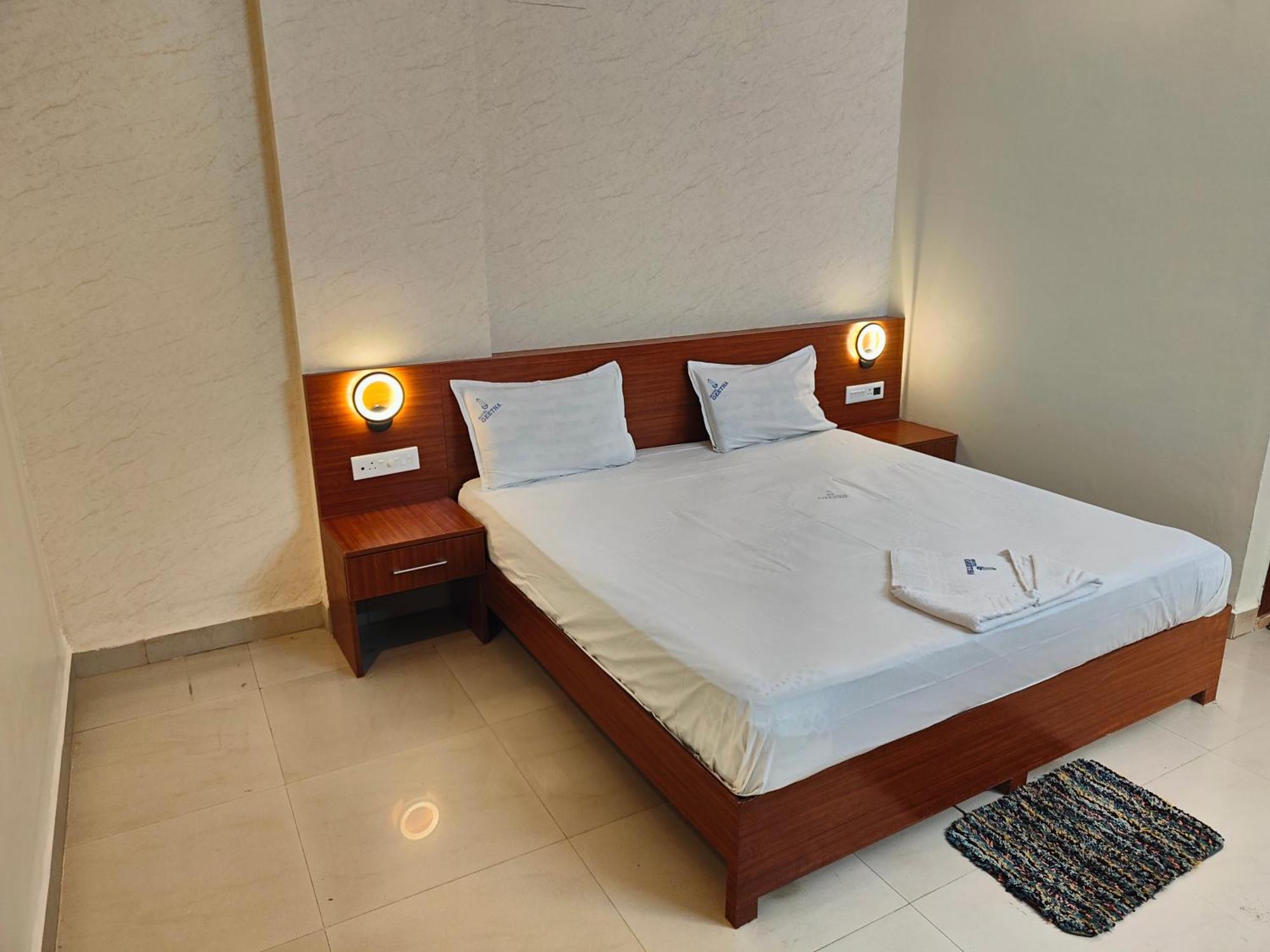 Hotel Geetha International 투티코린 외부 사진