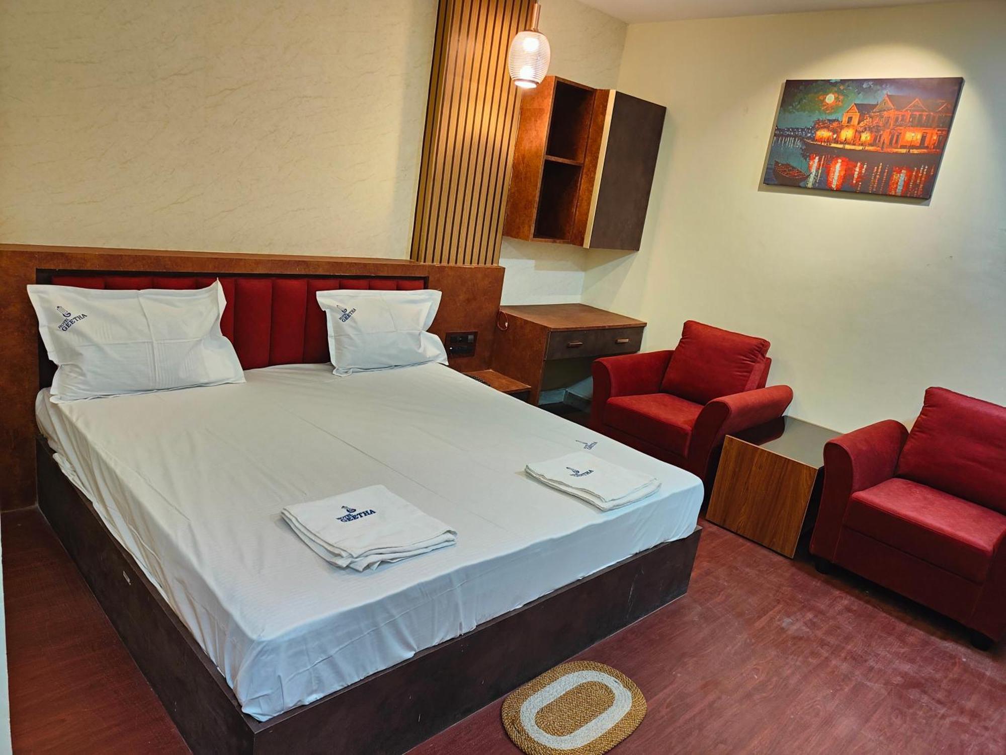 Hotel Geetha International 투티코린 외부 사진