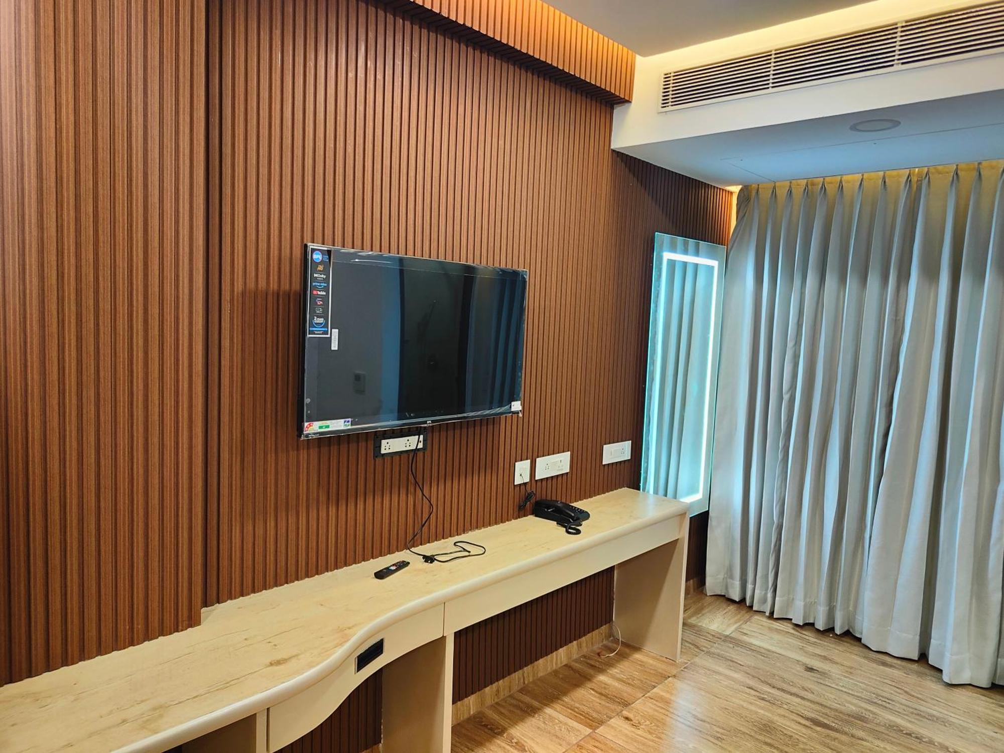 Hotel Geetha International 투티코린 외부 사진